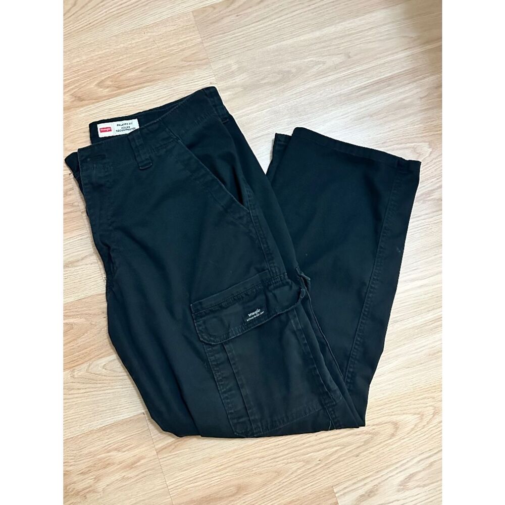 Wrangler relaxed fit cargo pants  size- 32x30